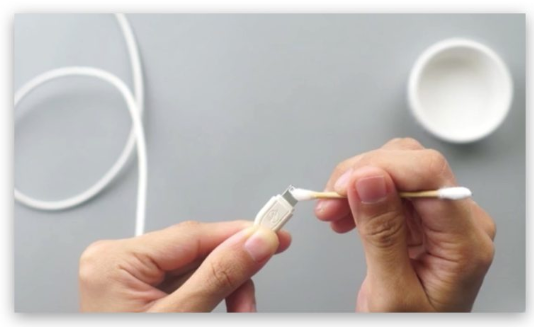 iPhone 充电充不进去怎么办？教你10 个方法解决无法充电问题