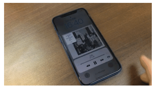 iPhone 锁定画面一键更换成正在播放的音乐封面