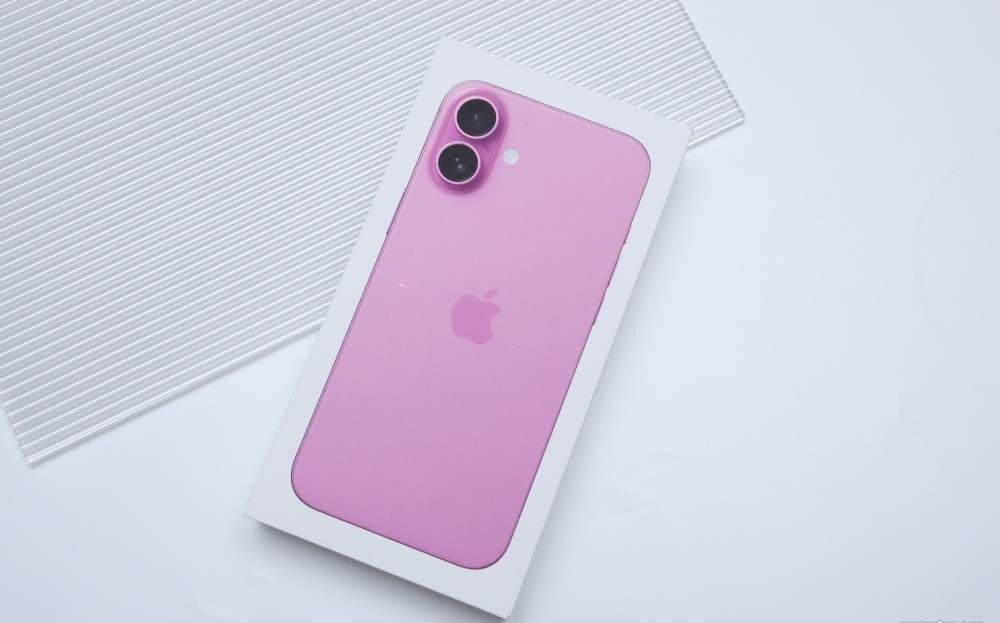 iPhone 16 实测，和 Pro 系列分野最小的一代，iPhone 14 以前机型值得升级