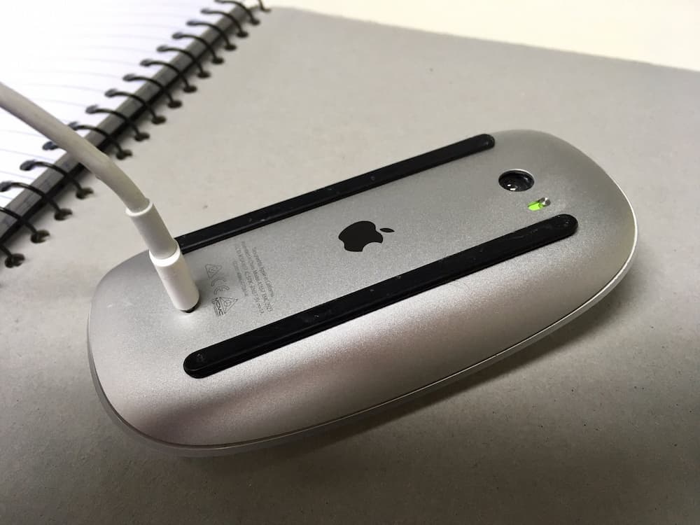 巧控鼠标USB-C改版，充电孔设计还是没变