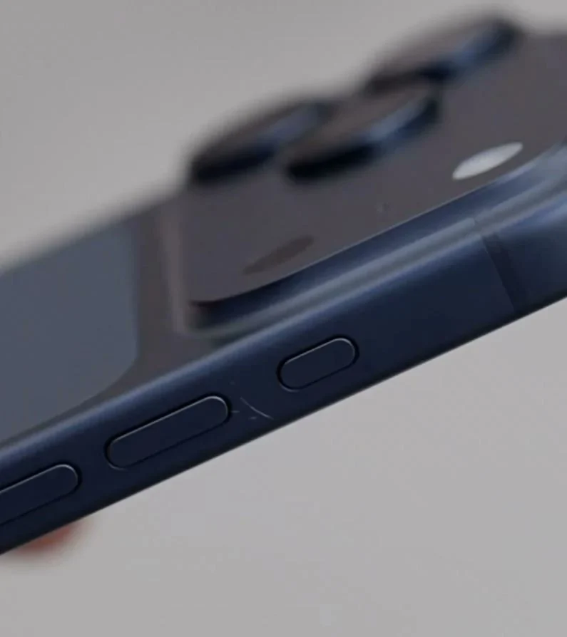 iPhone 17「藏蓝、黑色」更容易刮伤？ 不到半天展示机已出现磨损痕迹